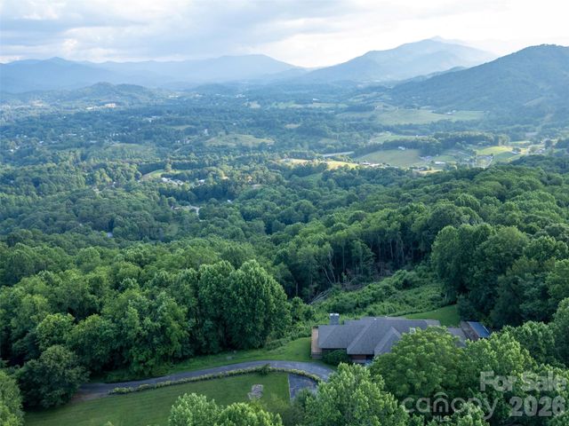 1087 Brigadoon Drive, Clyde, NC 28721