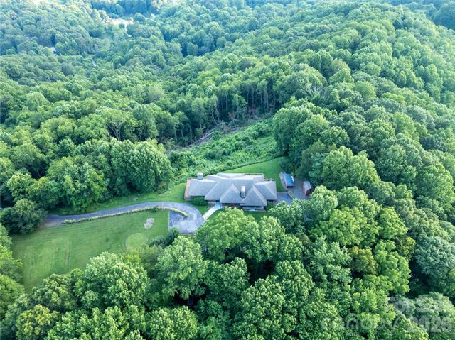 1087 Brigadoon Drive, Clyde, NC 28721