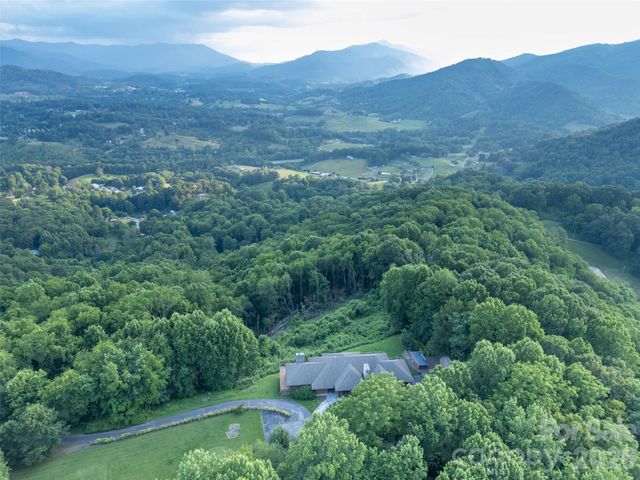 1087 Brigadoon Drive, Clyde, NC 28721