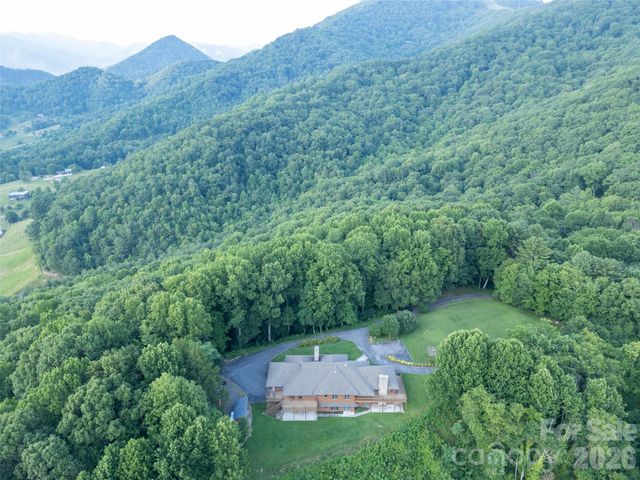 1087 Brigadoon Drive, Clyde, NC 28721