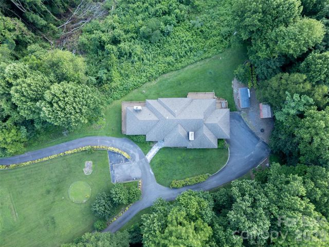 1087 Brigadoon Drive, Clyde, NC 28721