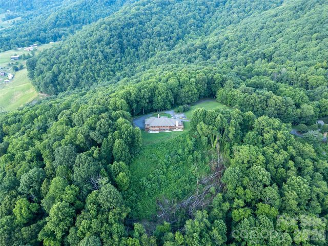 1087 Brigadoon Drive, Clyde, NC 28721