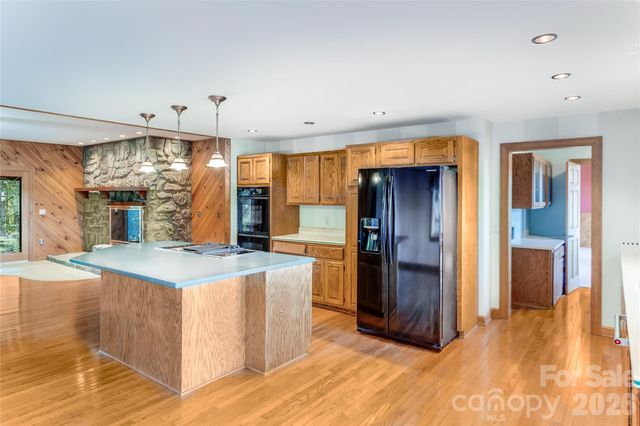 1087 Brigadoon Drive, Clyde, NC 28721