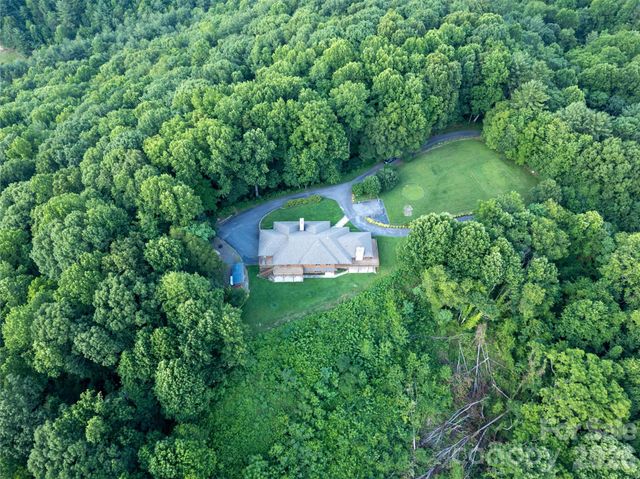 1087 Brigadoon Drive, Clyde, NC 28721