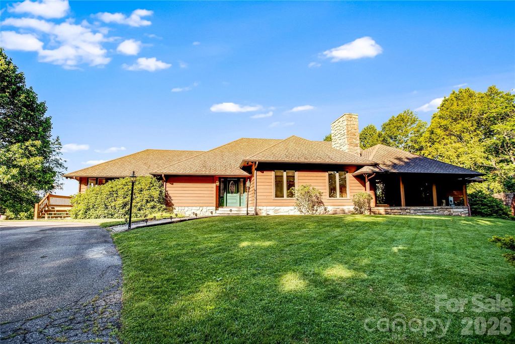 1087 Brigadoon Drive, Clyde, NC 28721