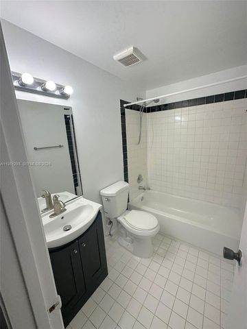 1525 PENNSYLVANIA AV 10, Miami Beach, FL 33139