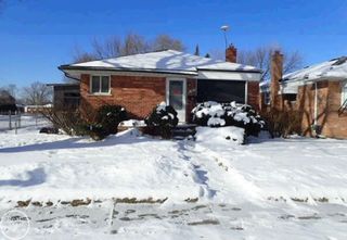 27301 Ursuline Street, Saint Clair Shores, MI 48081