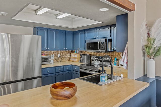 3317 James, Santa Fe, NM 87507