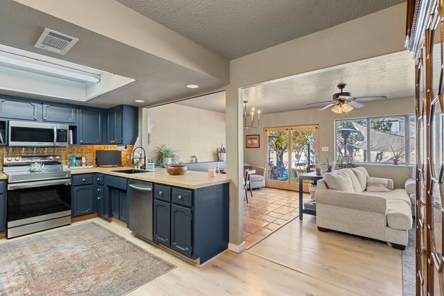 3317 James, Santa Fe, NM 87507