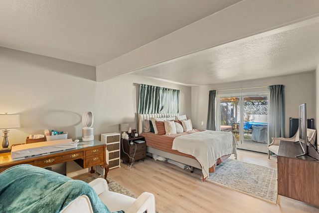 3317 James, Santa Fe, NM 87507