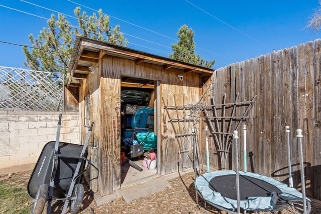3317 James, Santa Fe, NM 87507