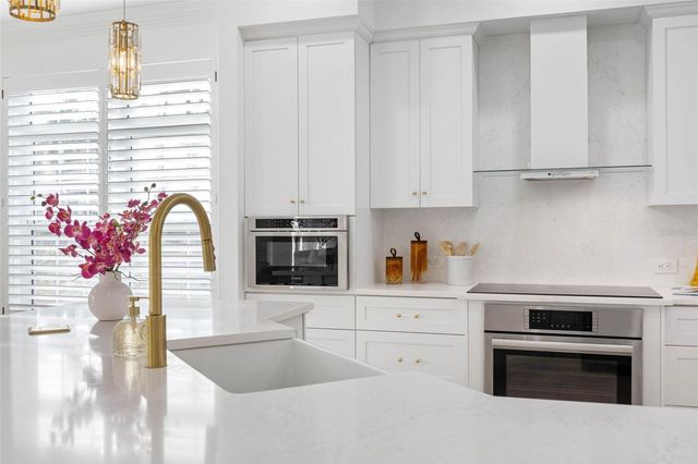 6024 KIPPS COLONY DRIVE E, Gulfport, FL 33707