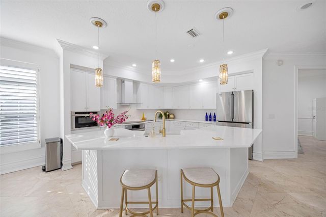 6024 KIPPS COLONY DRIVE E, Gulfport, FL 33707