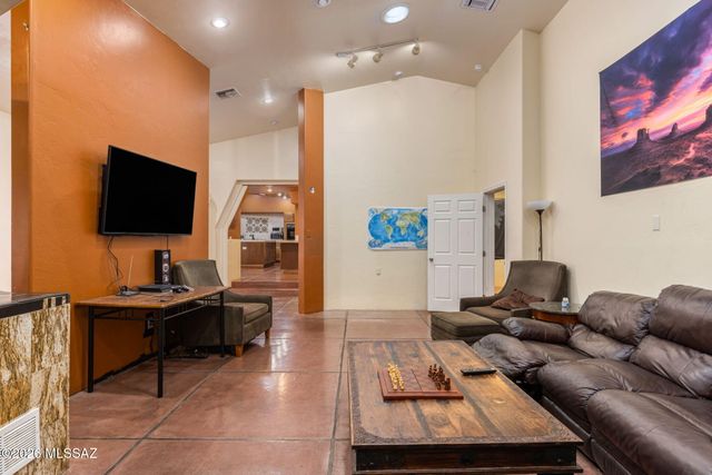 3206 E Glenn Street, Tucson, AZ 85716