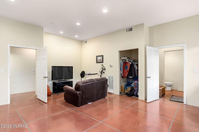 3206 E Glenn Street, Tucson, AZ 85716