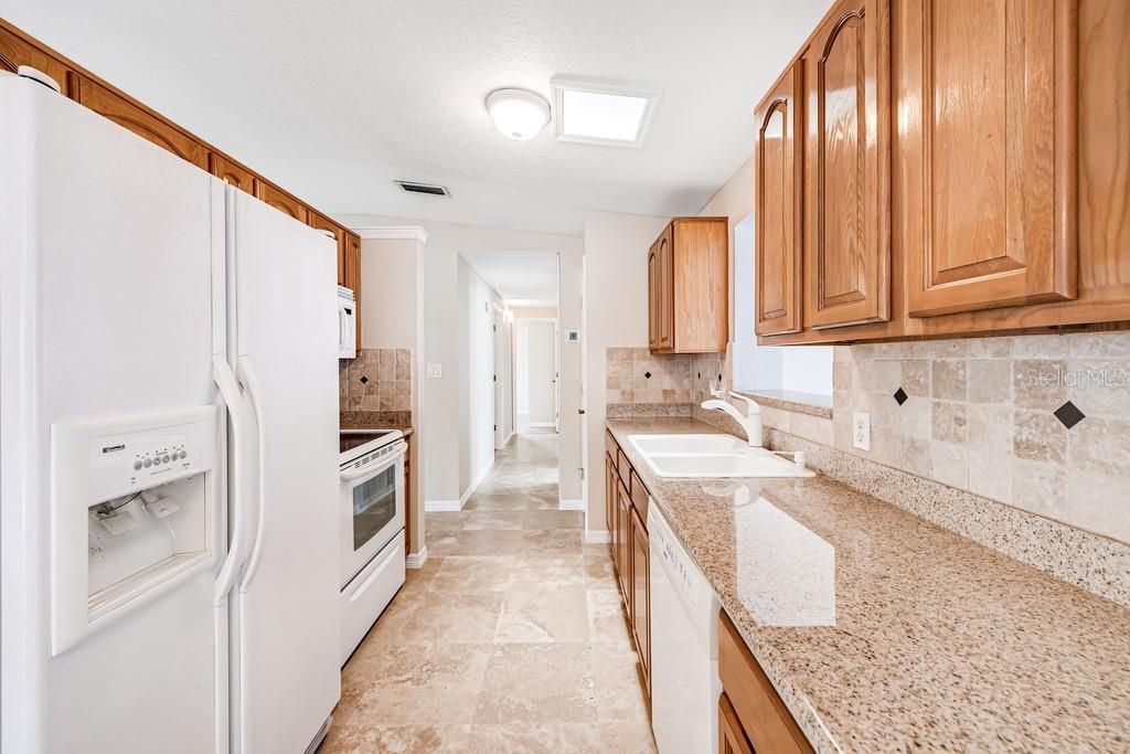 Image 11 of property listing at 1924 W NORTH STREET, Tampa, FL 33604