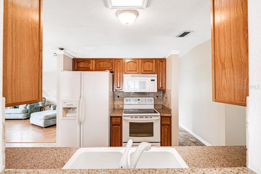 Image 12 of property listing at 1924 W NORTH STREET, Tampa, FL 33604