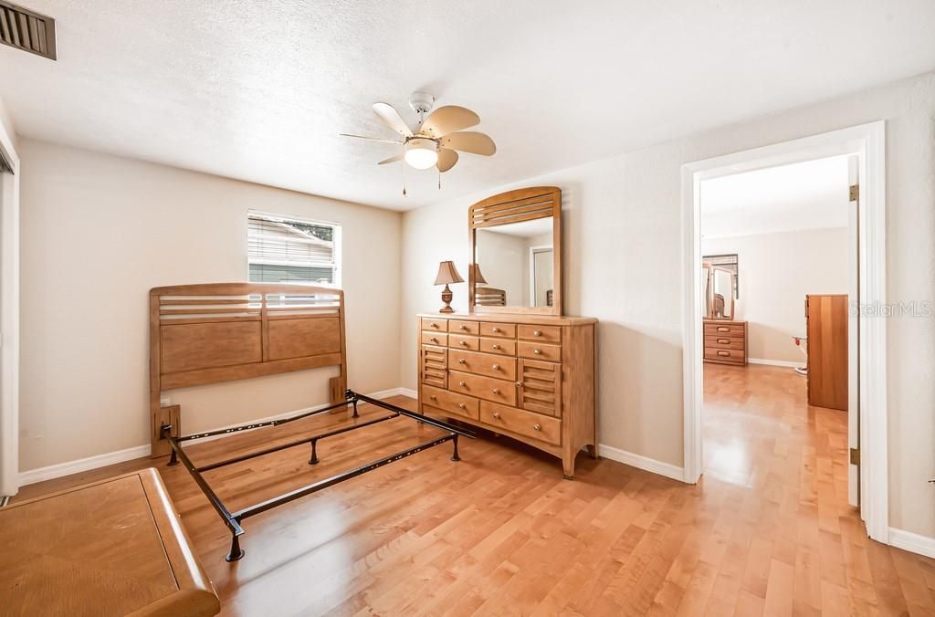 Image 23 of property listing at 1924 W NORTH STREET, Tampa, FL 33604