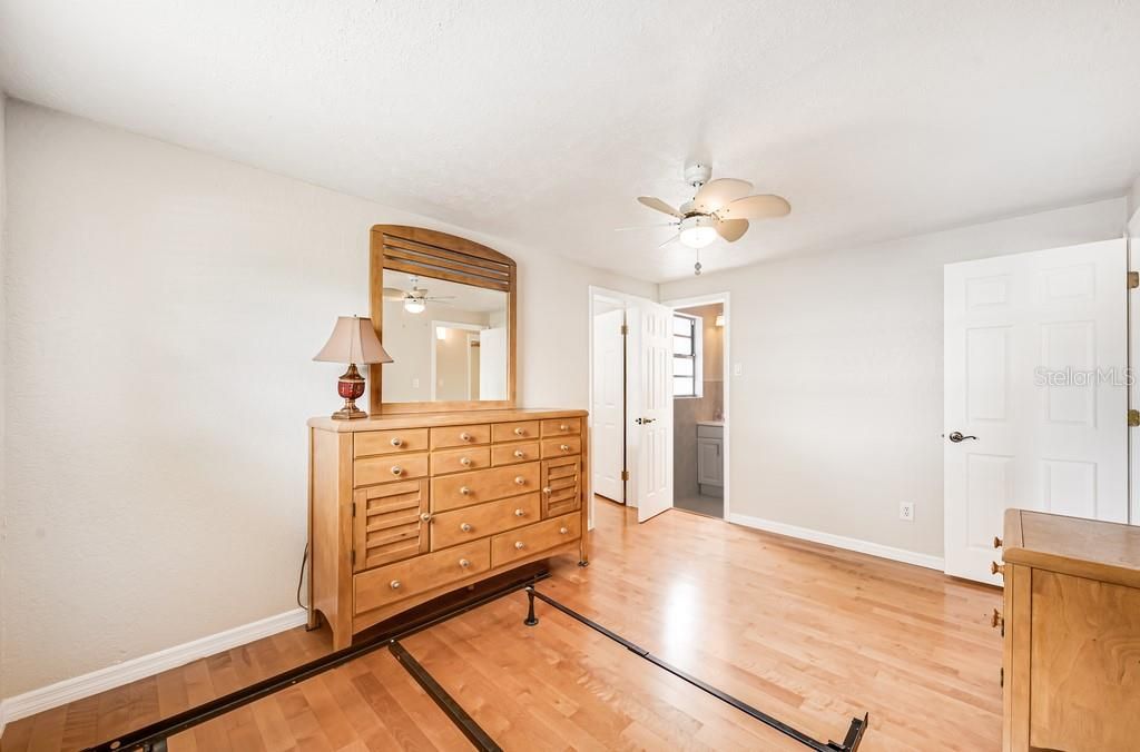 Image 24 of property listing at 1924 W NORTH STREET, Tampa, FL 33604