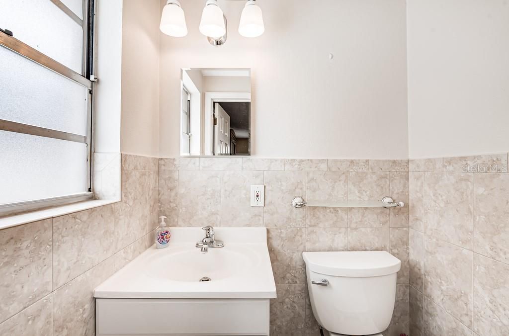 Image 26 of property listing at 1924 W NORTH STREET, Tampa, FL 33604