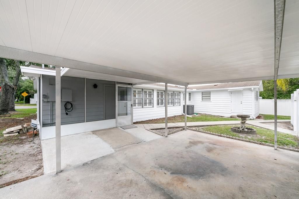 Image 29 of property listing at 1924 W NORTH STREET, Tampa, FL 33604