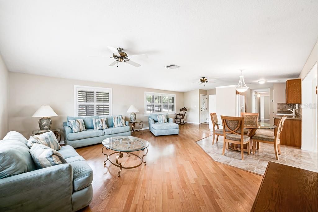 Image 4 of property listing at 1924 W NORTH STREET, Tampa, FL 33604