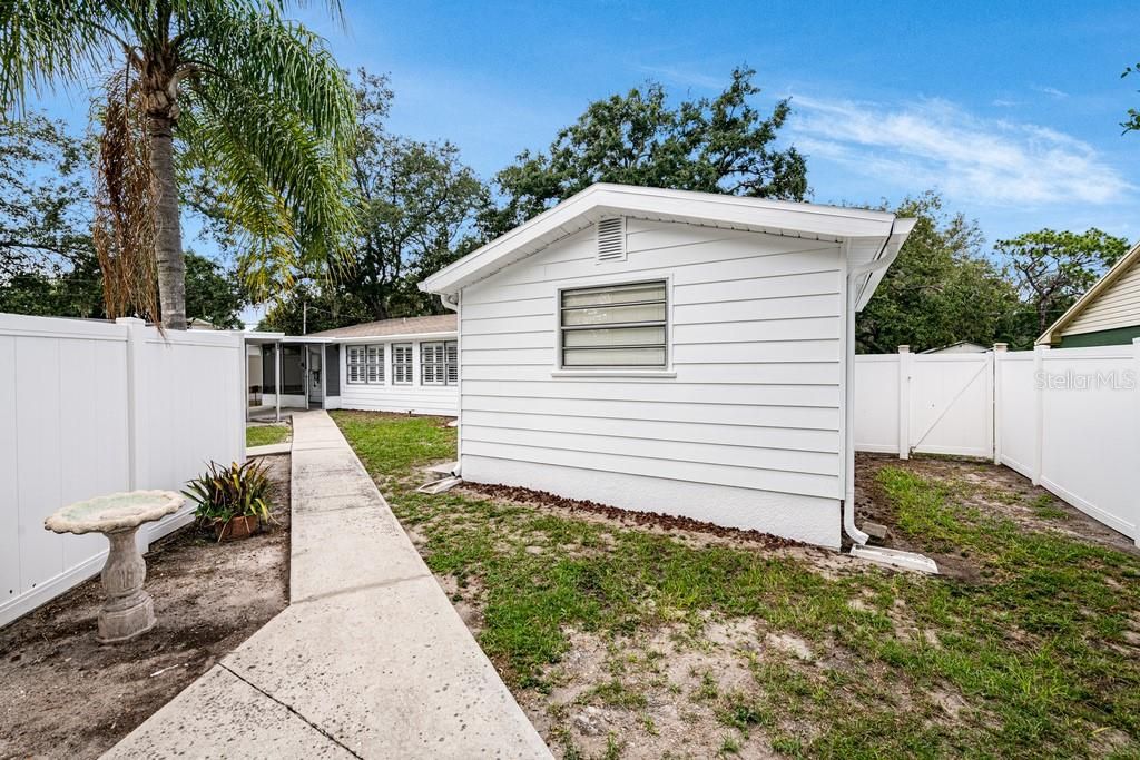 Image 33 of property listing at 1924 W NORTH STREET, Tampa, FL 33604