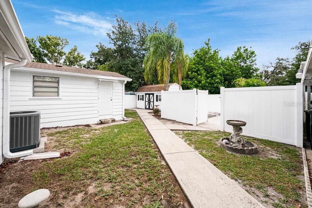 Image 36 of property listing at 1924 W NORTH STREET, Tampa, FL 33604