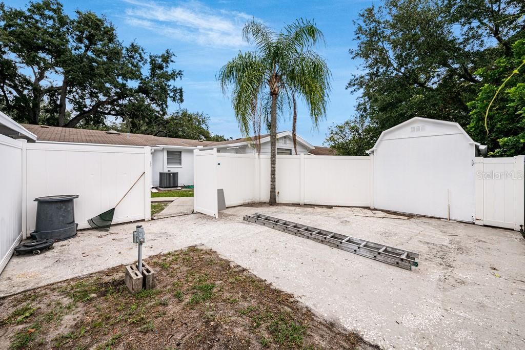 Image 37 of property listing at 1924 W NORTH STREET, Tampa, FL 33604