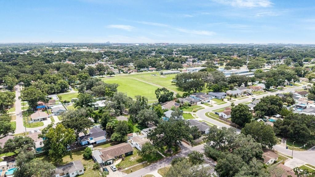 Image 40 of property listing at 1924 W NORTH STREET, Tampa, FL 33604