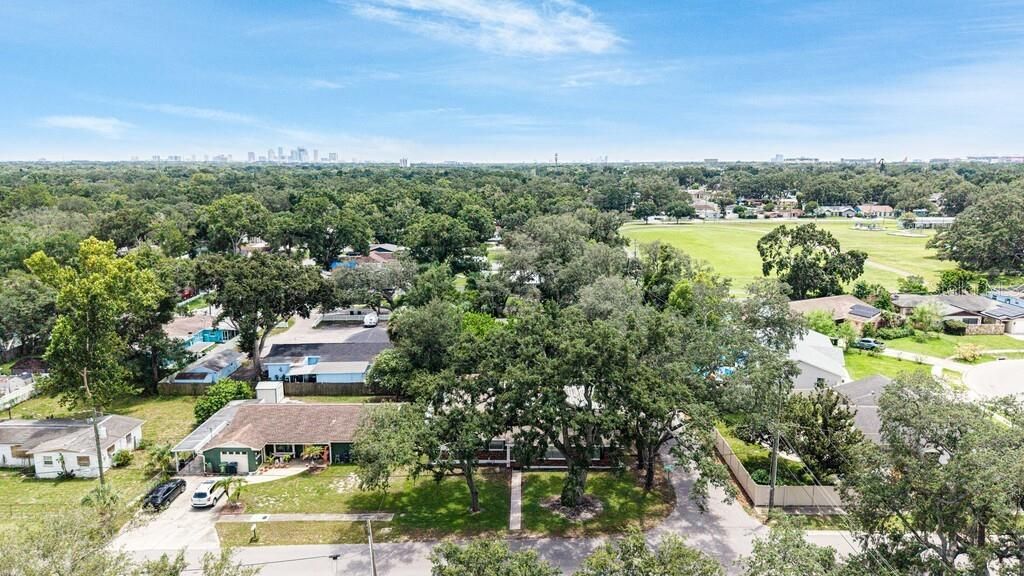 Image 41 of property listing at 1924 W NORTH STREET, Tampa, FL 33604