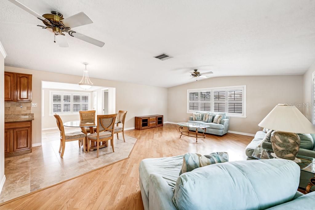 Image 6 of property listing at 1924 W NORTH STREET, Tampa, FL 33604