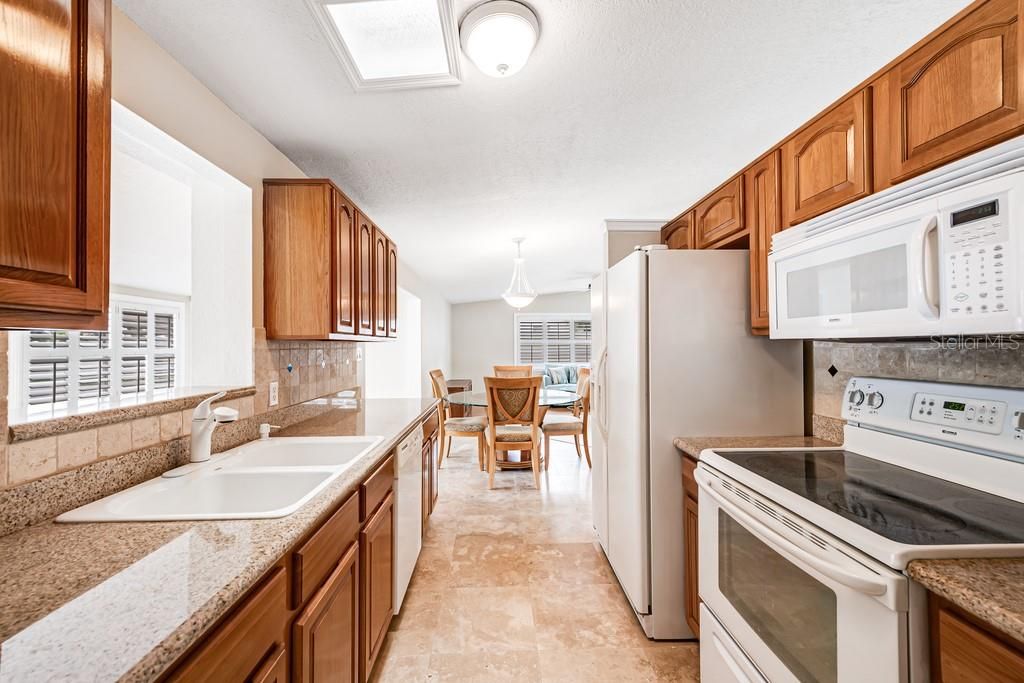 Image 9 of property listing at 1924 W NORTH STREET, Tampa, FL 33604