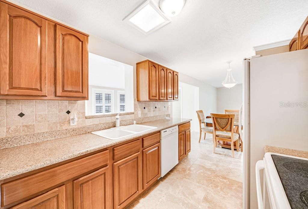 Image 10 of property listing at 1924 W NORTH STREET, Tampa, FL 33604