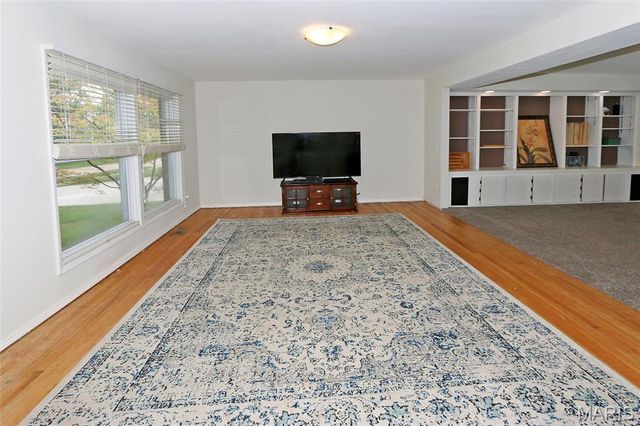 5032 Darfield Court, Unincorporated, MO 63128