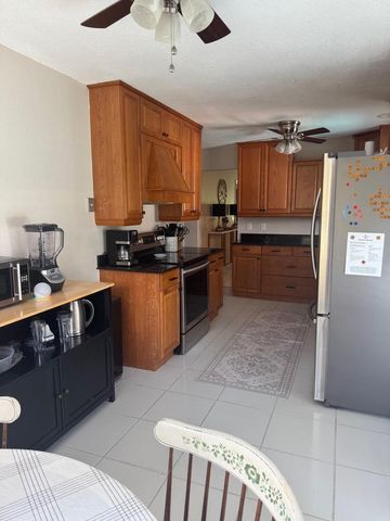 13174 Eastpointe Way, Palm Beach Gardens, FL 33418