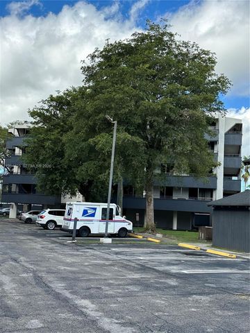 16220 NW 2nd Ave 412, Miami, FL 33169