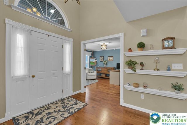 2184 Greenmeadow Drive, Lower Macungie Twp, PA 18062