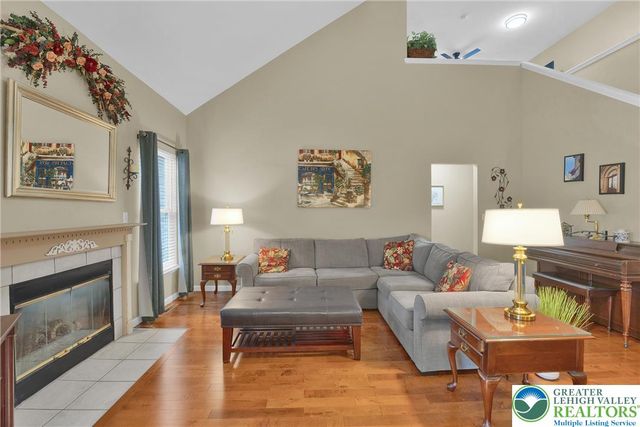 2184 Greenmeadow Drive, Lower Macungie Twp, PA 18062