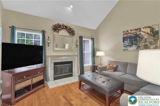 2184 Greenmeadow Drive, Lower Macungie Twp, PA 18062