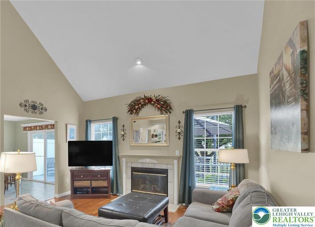 2184 Greenmeadow Drive, Lower Macungie Twp, PA 18062