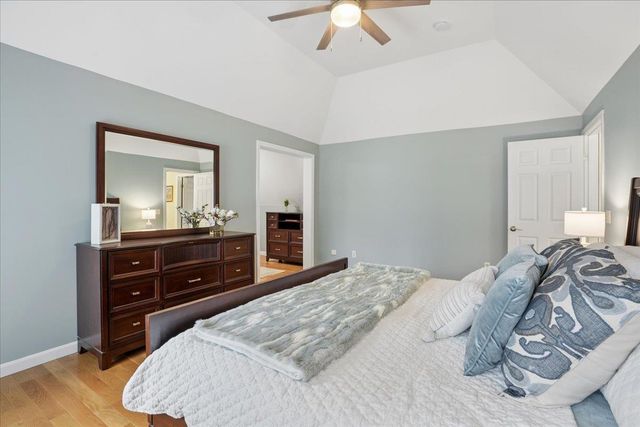 6 Sterling Drive, Londonderry, NH 03053