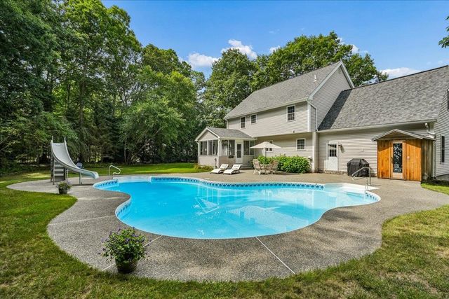 6 Sterling Drive, Londonderry, NH 03053
