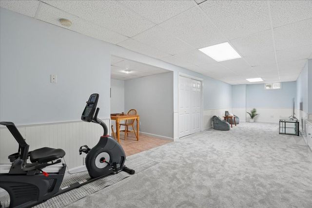 6 Sterling Drive, Londonderry, NH 03053