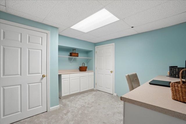 6 Sterling Drive, Londonderry, NH 03053