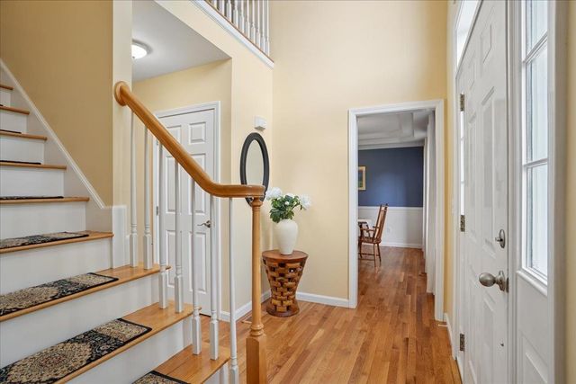 6 Sterling Drive, Londonderry, NH 03053