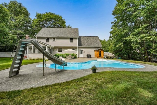 6 Sterling Drive, Londonderry, NH 03053