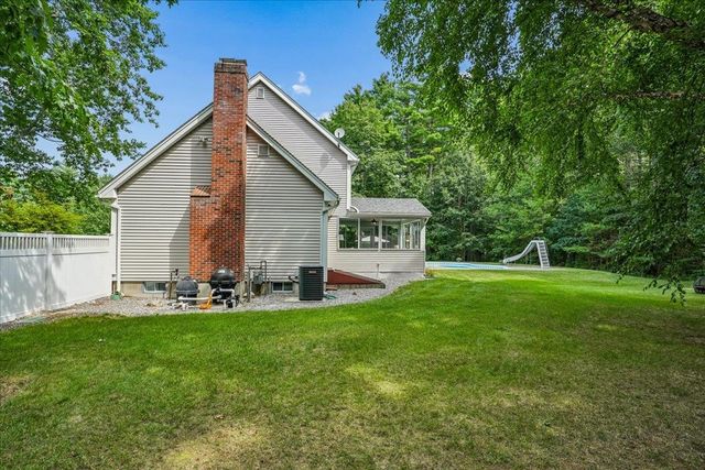6 Sterling Drive, Londonderry, NH 03053
