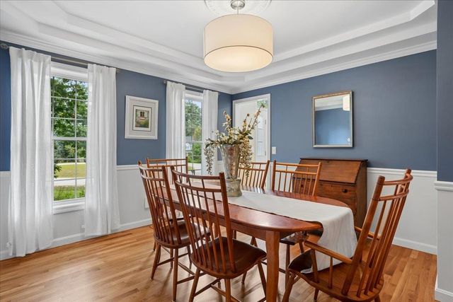 6 Sterling Drive, Londonderry, NH 03053