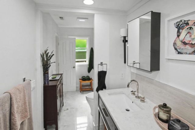 4045 Via Los Padres, Oceanside, CA 92057